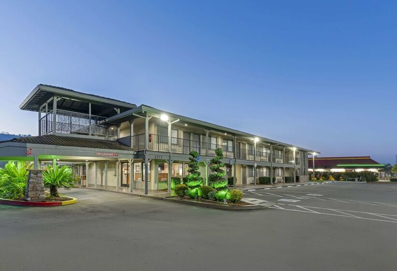 בית מלון כפרי Best Western Cordelia Inn