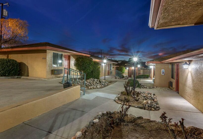 בית מלון כפרי Best Western Cottonwood Inn