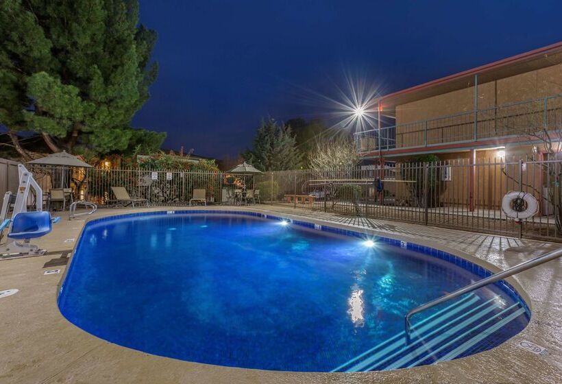 בית מלון כפרי Best Western Cottonwood Inn