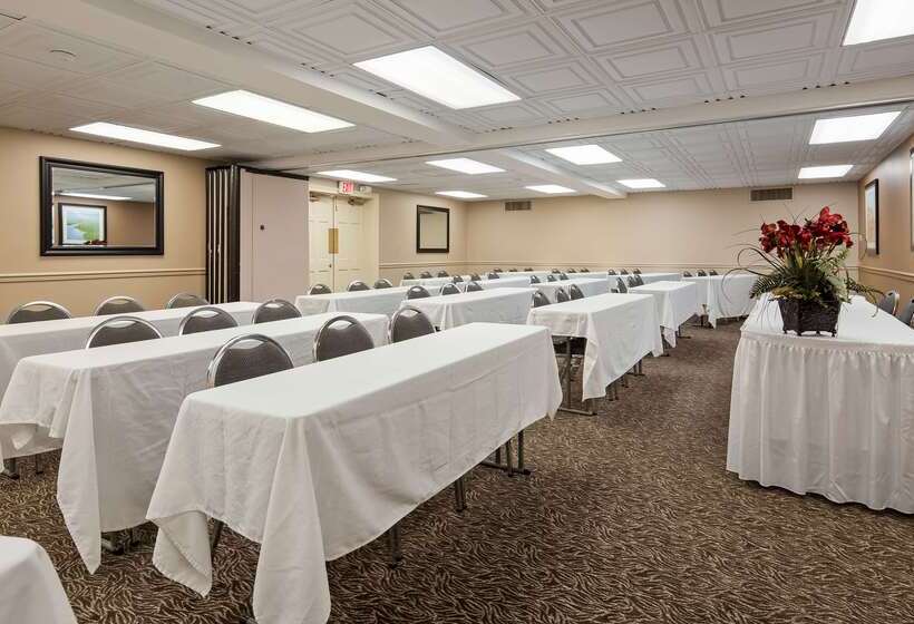 ホテル Surestay Plus By Best Western Covington