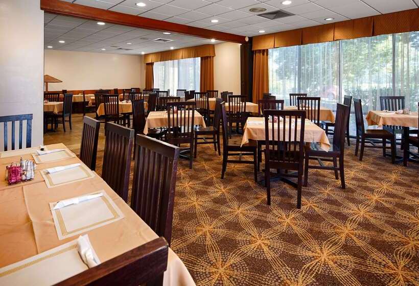 בית מלון כפרי Best Western Crossroads Inn