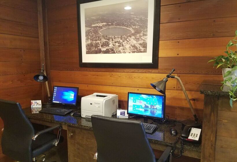 فندق Best Western Crossroads Inn