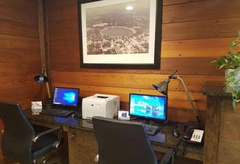 فندق Best Western Crossroads Inn