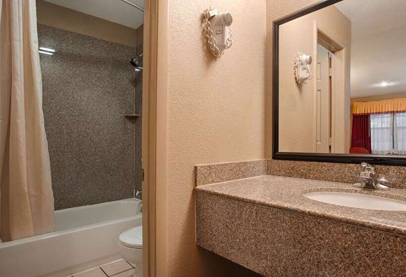 בית מלון כפרי Best Western Delhi Inn