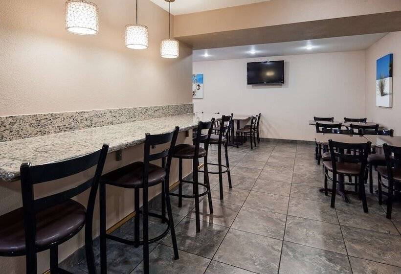 هتل Best Western Desert Oasis