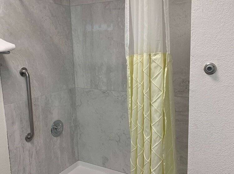 هتل Best Western Desert Oasis