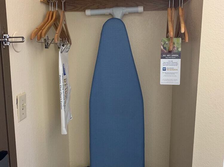 هتل Best Western Desert Oasis