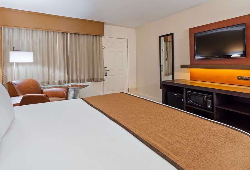 فندق Best Western Discovery Inn