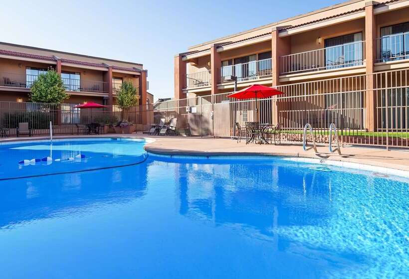 فندق Best Western Discovery Inn