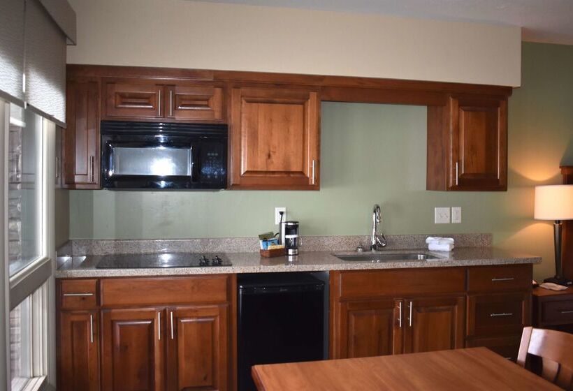 בית מלון כפרי Best Western Driftwood Inn