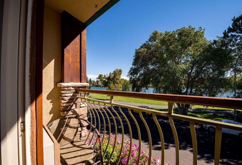 בית מלון כפרי Best Western Driftwood Inn