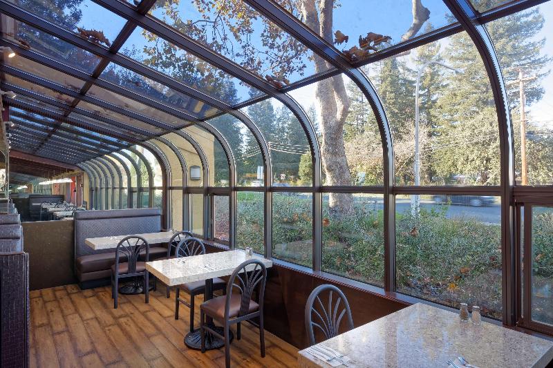 בית מלון כפרי Best Western Dry Creek Inn