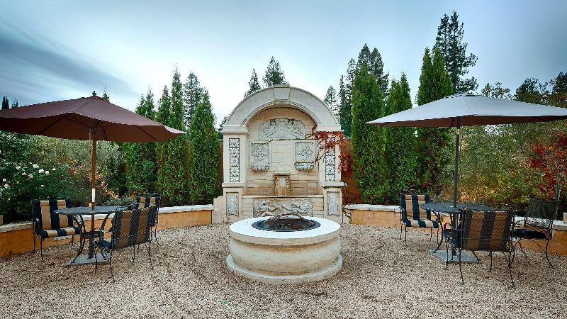 בית מלון כפרי Best Western Dry Creek Inn