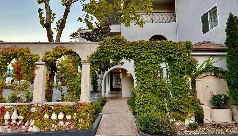 בית מלון כפרי Best Western Dry Creek Inn