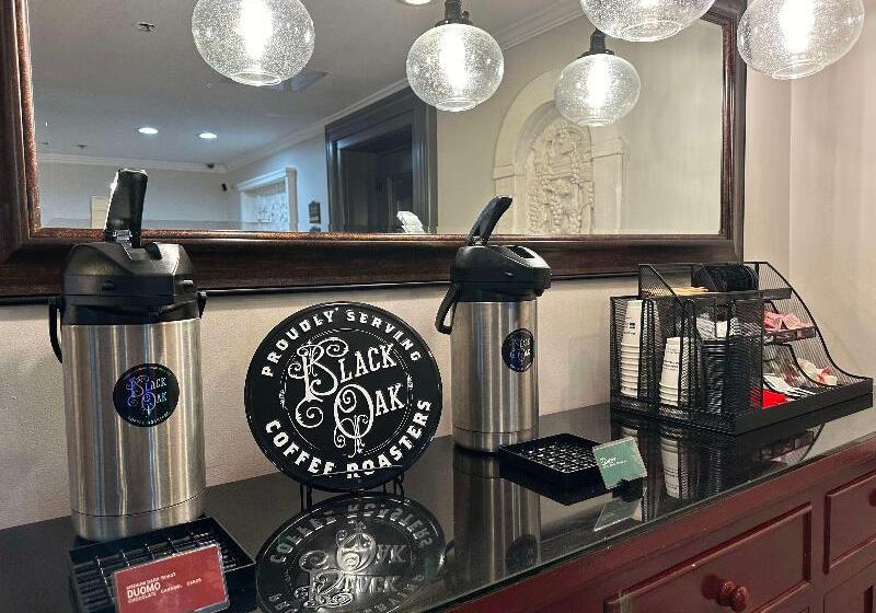 בית מלון כפרי Best Western Dry Creek Inn