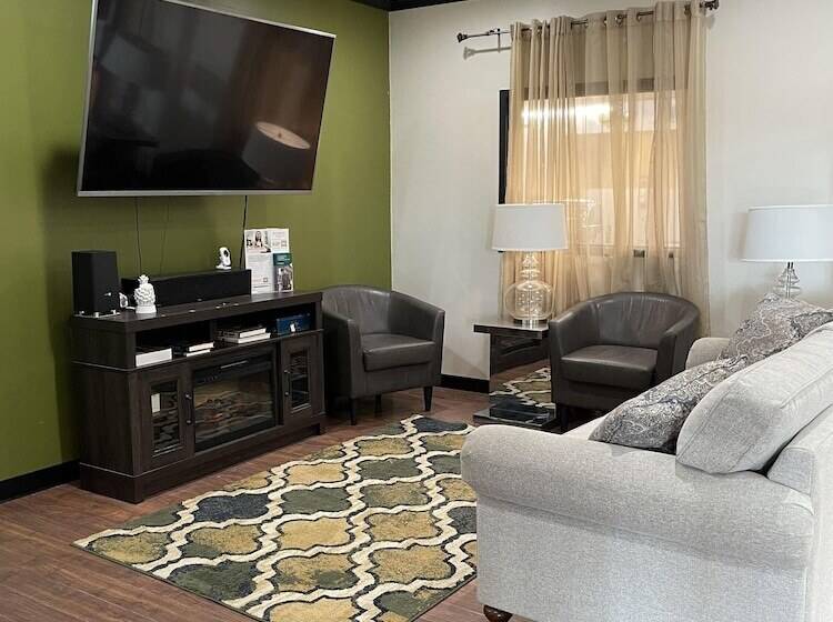 فندق Quality Inn Frontier At Us Hwy 30