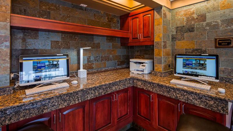 فندق Best Western Garden Villa Inn