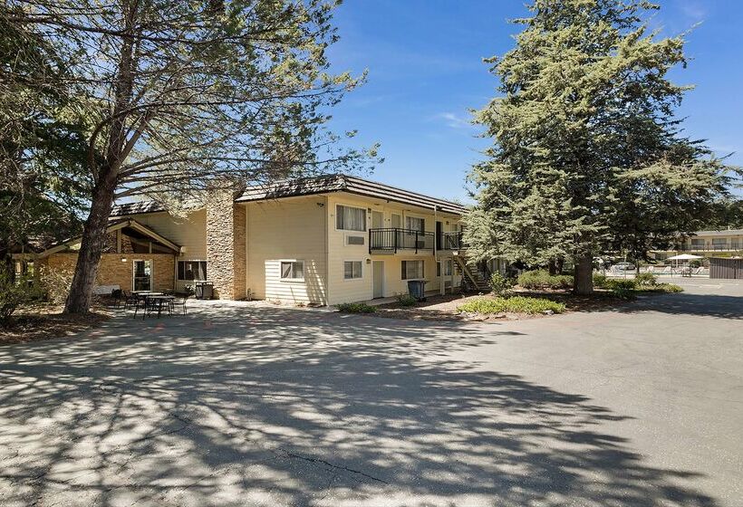 فندق Best Western Gold Country Inn