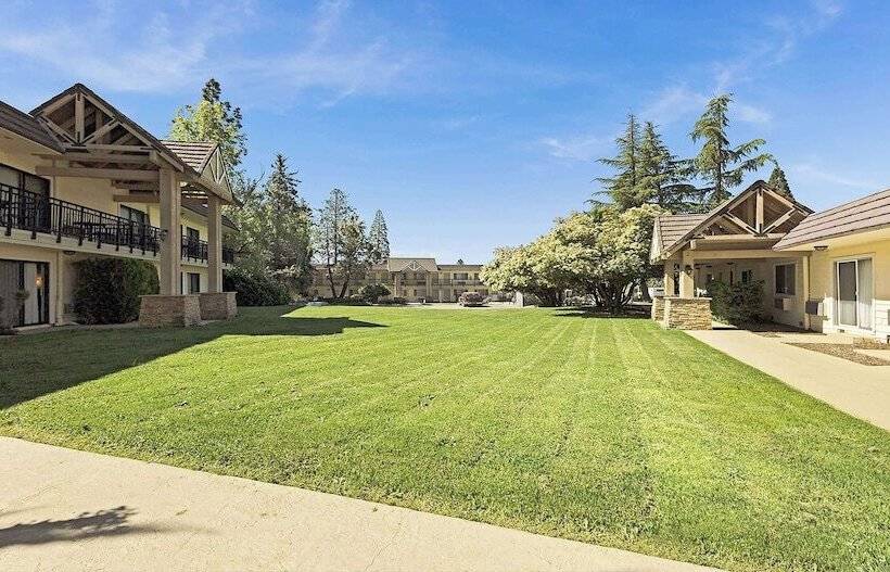 בית מלון כפרי Best Western Gold Country Inn