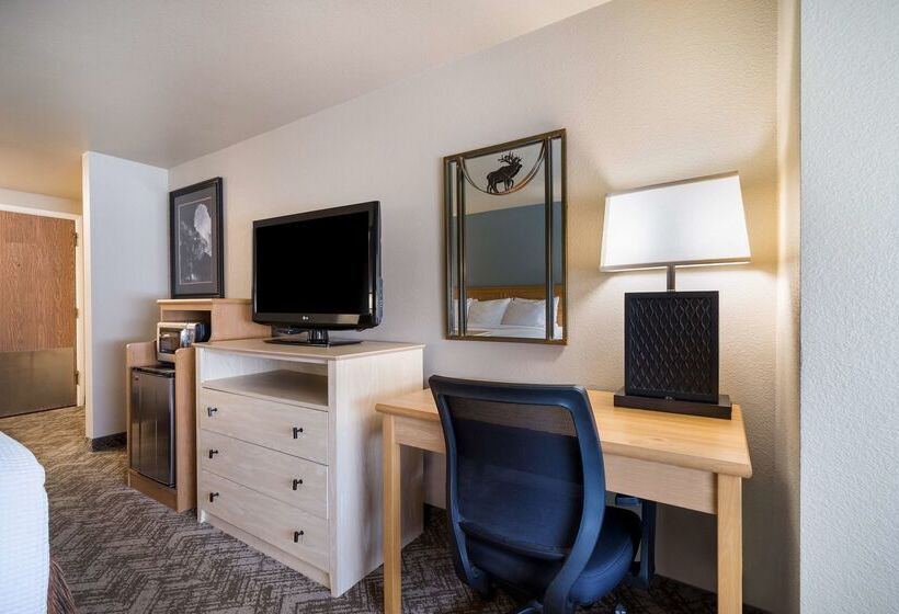 בית מלון כפרי Best Western Golden Spike Inn & Suites