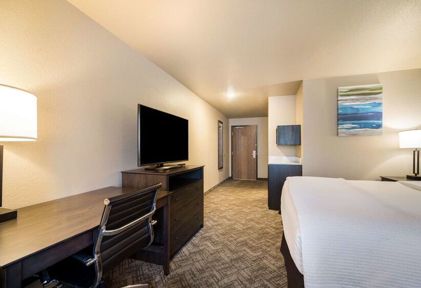 هتل Best Western Golden Spike Inn & Suites