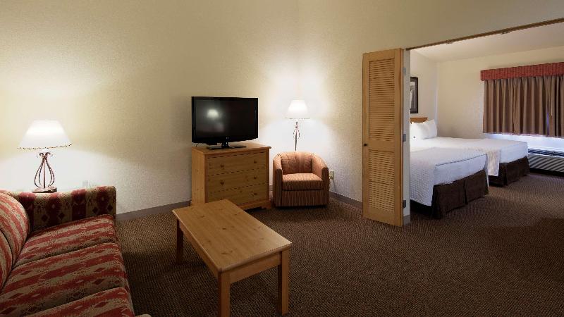 בית מלון כפרי Best Western Golden Spike Inn & Suites