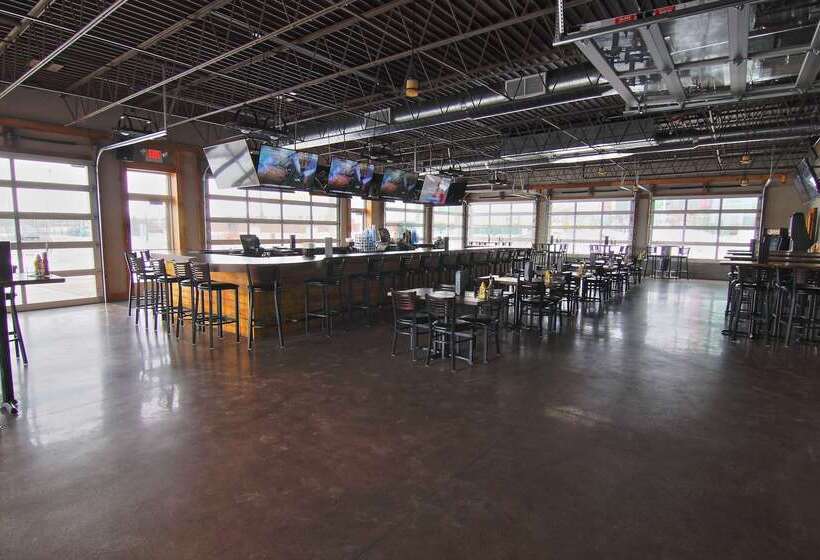 Отель Best Western Green Bay Inn And Conference Center