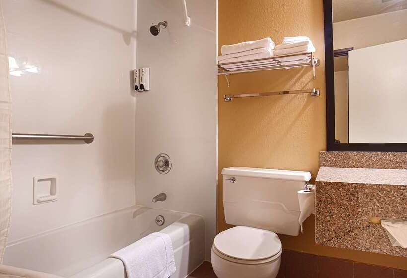 Отель Best Western Green Bay Inn And Conference Center