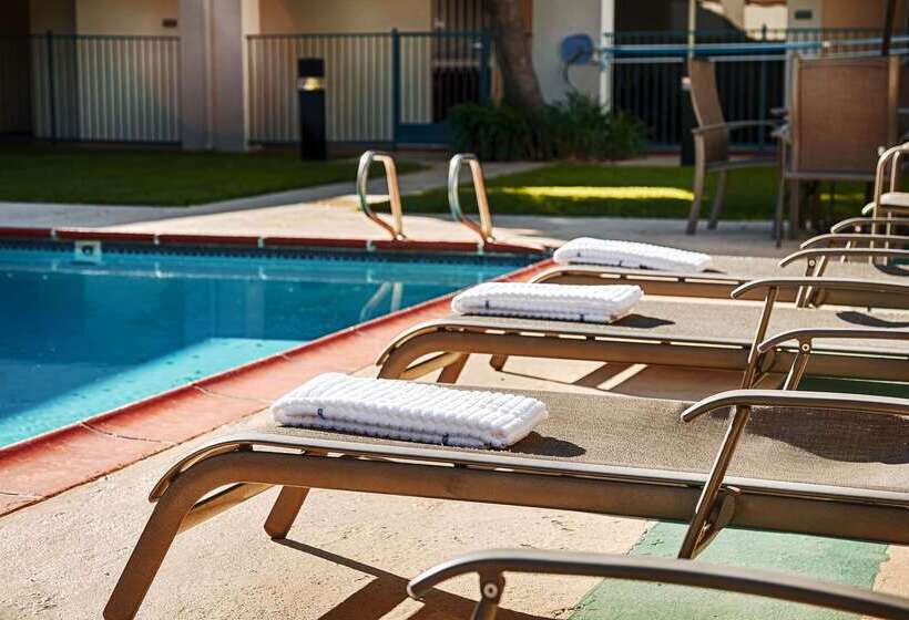 ホテル Best Western Heritage Inn