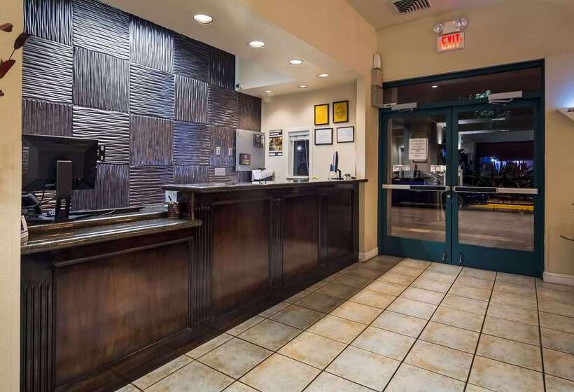 ホテル Best Western Heritage Inn