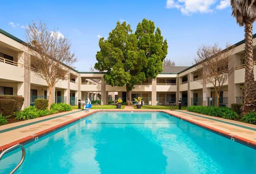 ホテル Best Western Heritage Inn