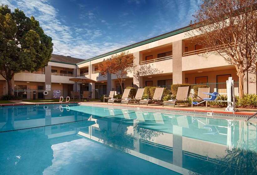 ホテル Best Western Heritage Inn