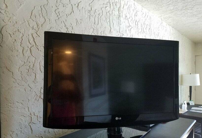 فندق Quality Inn Clinton North