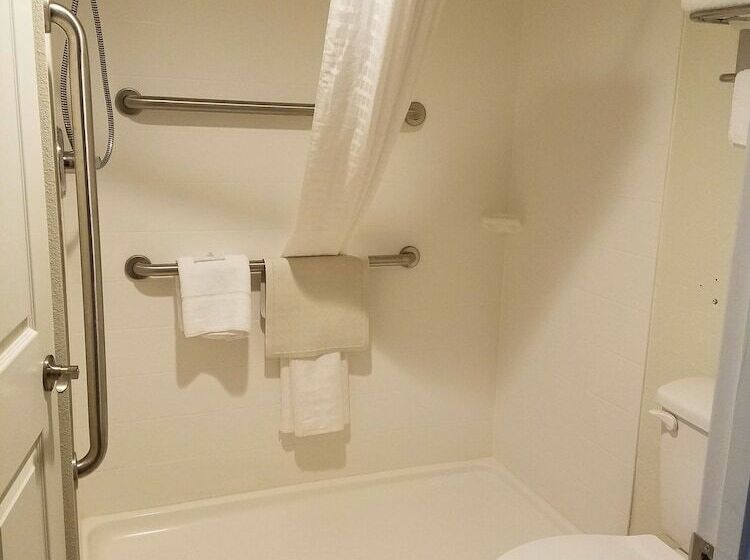 فندق Quality Inn Clinton North