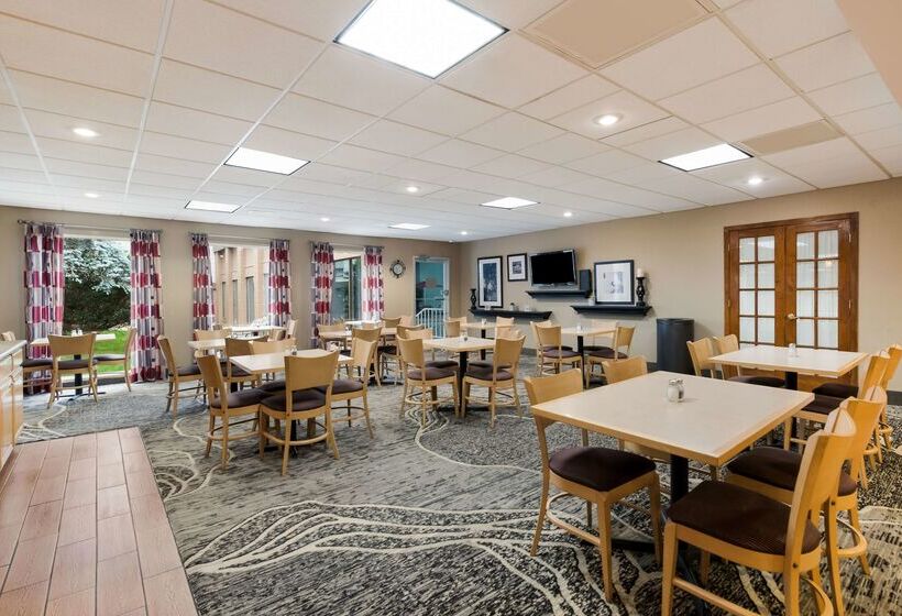 בית מלון כפרי Best Western Holiday Lodge