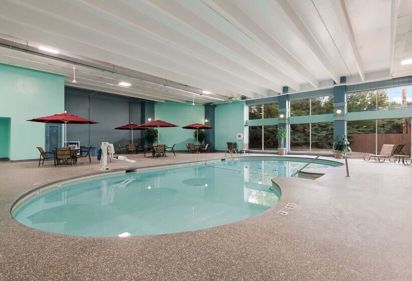 בית מלון כפרי Best Western Holiday Lodge