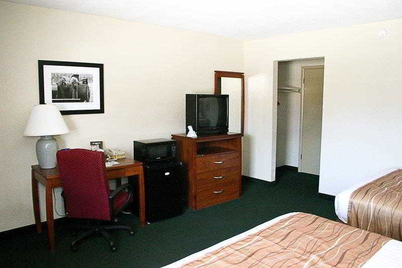 בית מלון כפרי Best Western Hospitality House