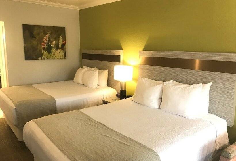 Best Western Innsuites Phoenix Hotel & Suites