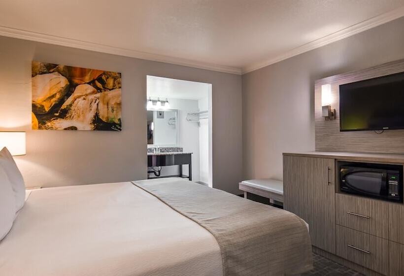 Best Western Innsuites Phoenix Hotel & Suites