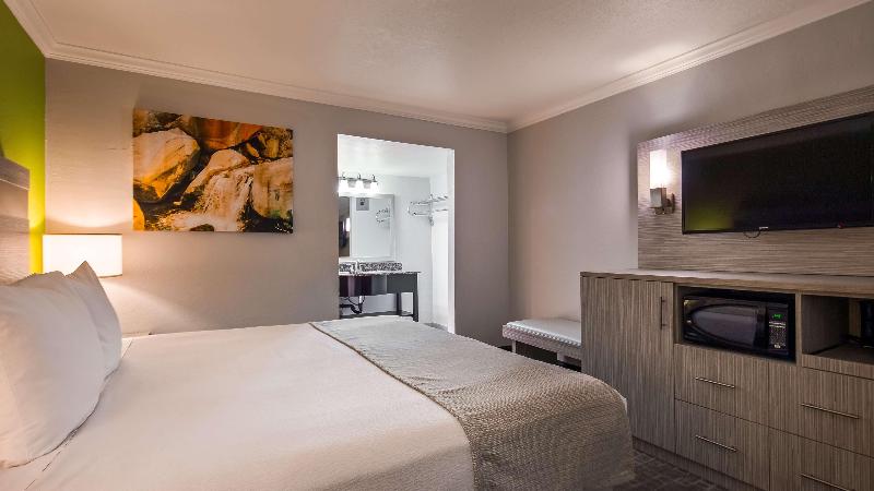 Best Western Innsuites Phoenix Hotel & Suites