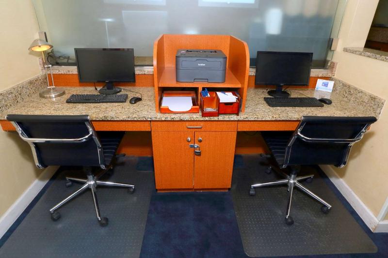 فندق Best Western La Plata Inn