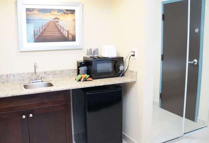 فندق Best Western Naples Plaza