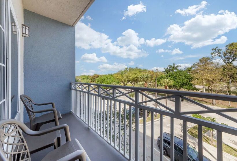 فندق Best Western Naples Plaza