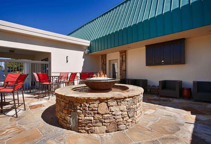 فندق Best Western Newport Inn