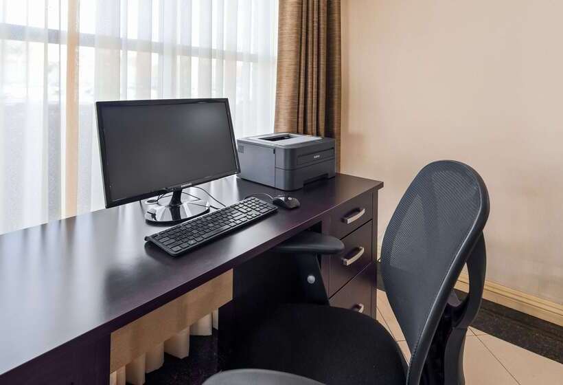 Отель Best Western Norwalk Inn