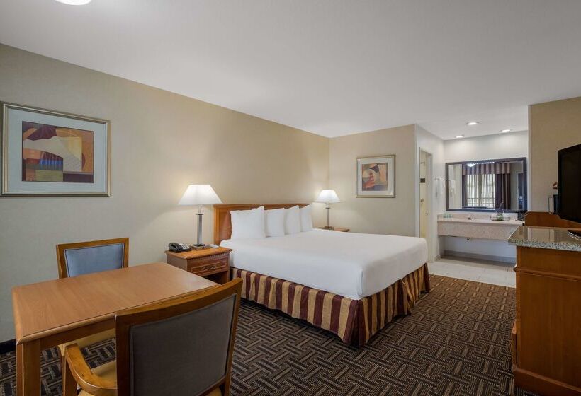 Отель Best Western Norwalk Inn