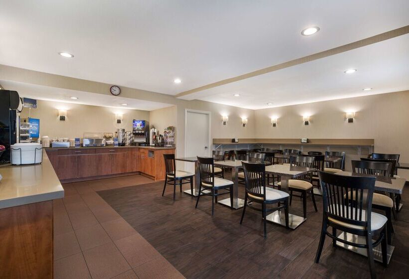 Отель Best Western Norwalk Inn