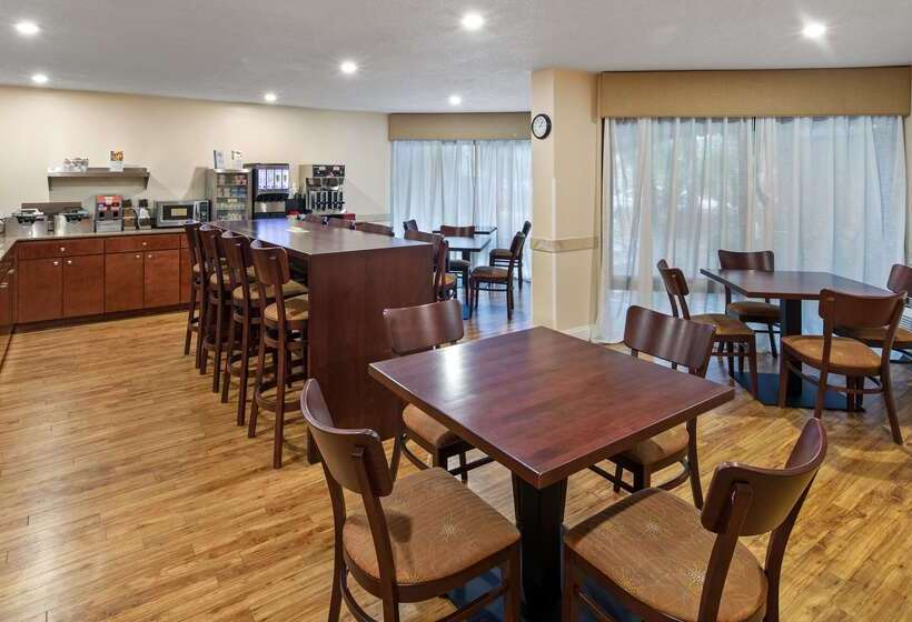 Отель Best Western Oak Manor