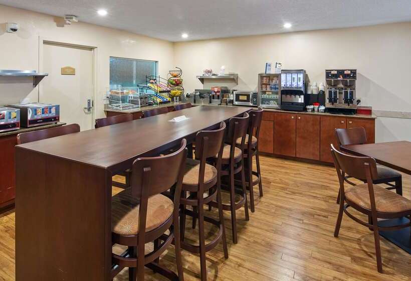 Отель Best Western Oak Manor