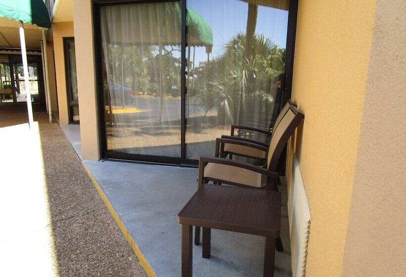 Отель Best Western Oak Manor